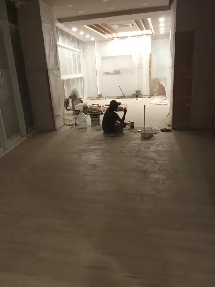 Tukang bangunan serba bisa,plafon,listrik,keramik,BORONGAN