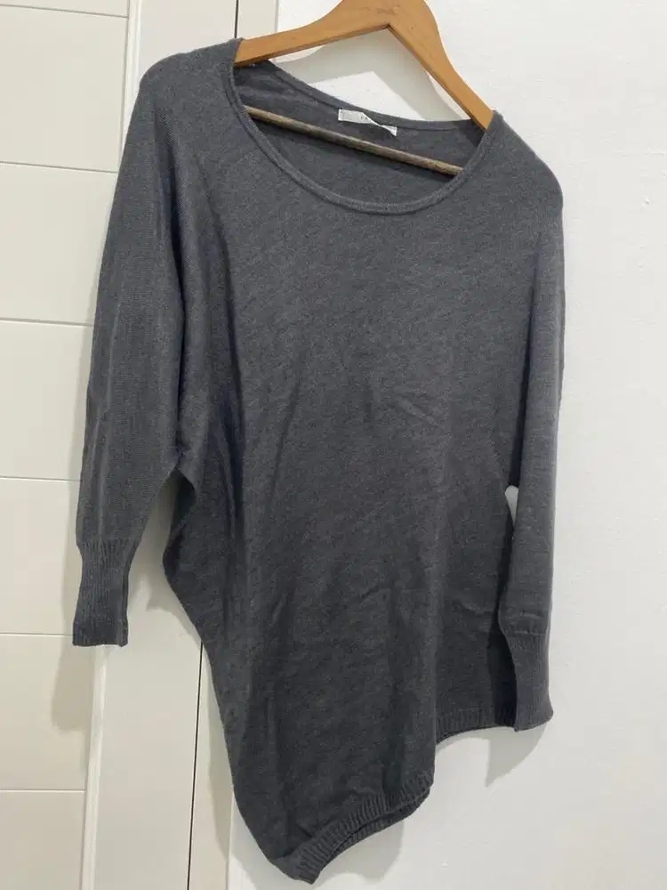 Thrifting Baju Atas Abu Abu