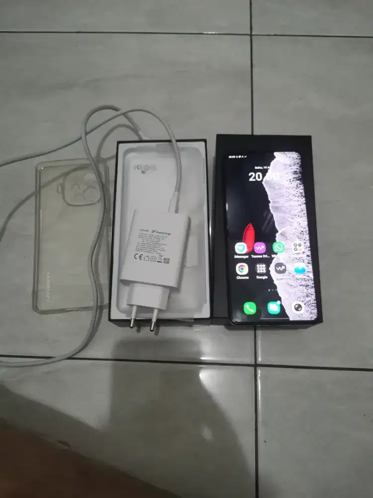 Iqooo Z9 5g 12/256 garansi panjang