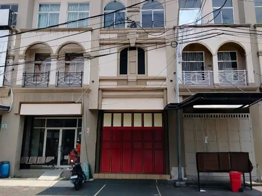Disewakan ruko strategis 3 Lantai Di Galaxy, Bekasi Selatan
