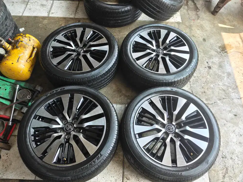 Jual vleg OEM Alphard R18 pcd 5x114 kond mulus ban Toyo tranphat 4pcs