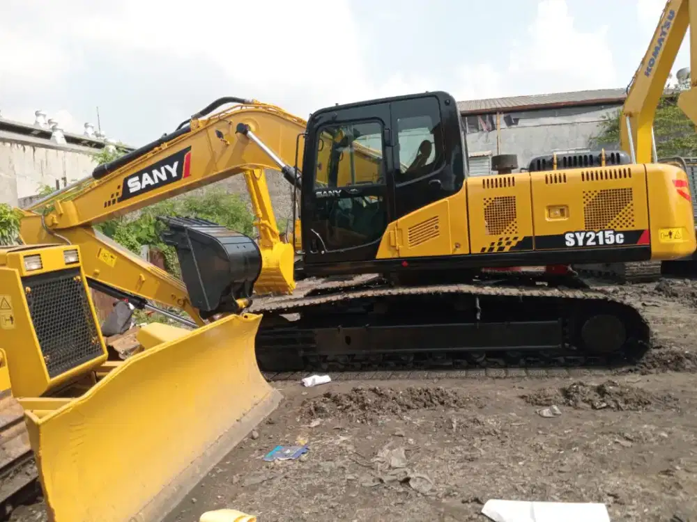 Excavator Sany SY215C th 2023 harga 800jt NEGO