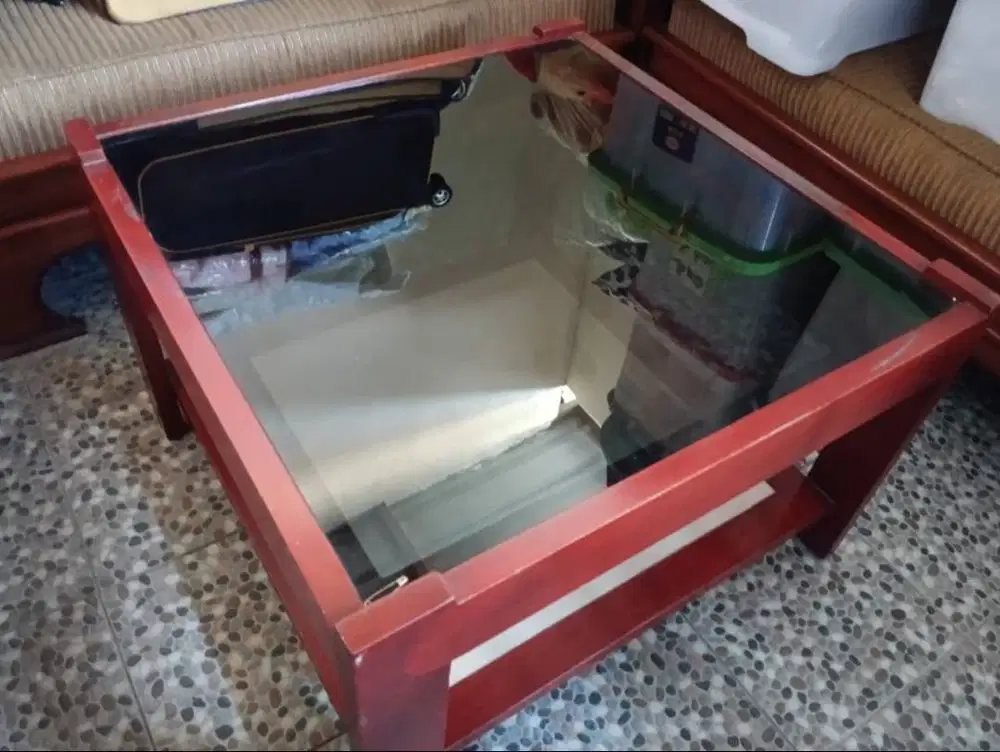 Meja Tamu Kayu Dengan Atasan Kaca (Top Glass)