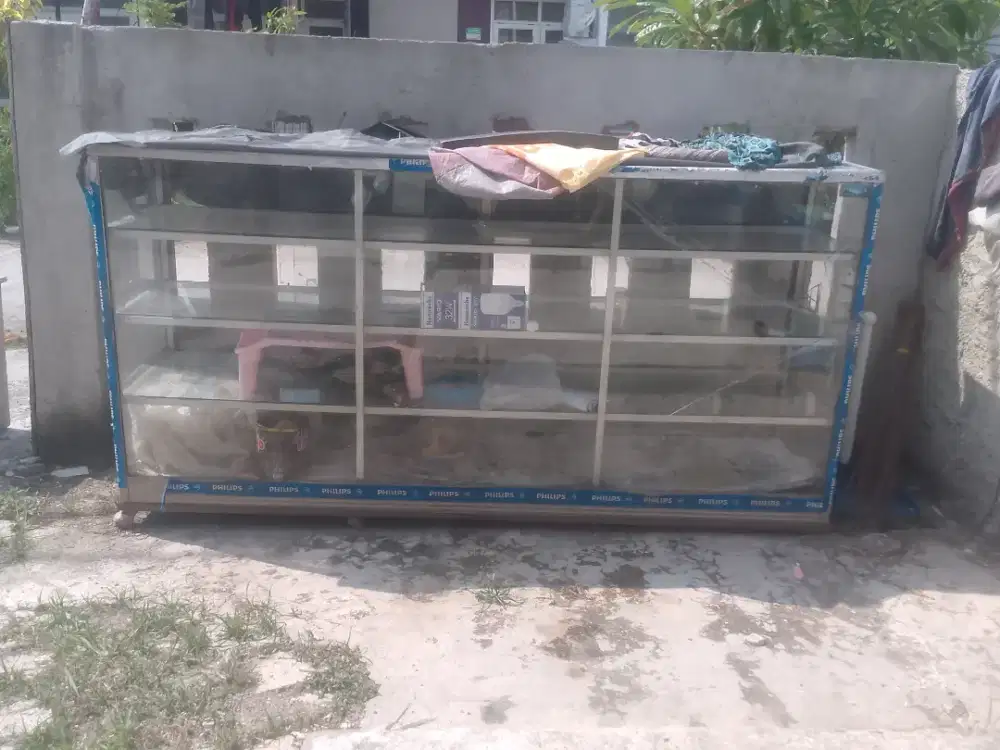 Jual etalase ukuran 2m