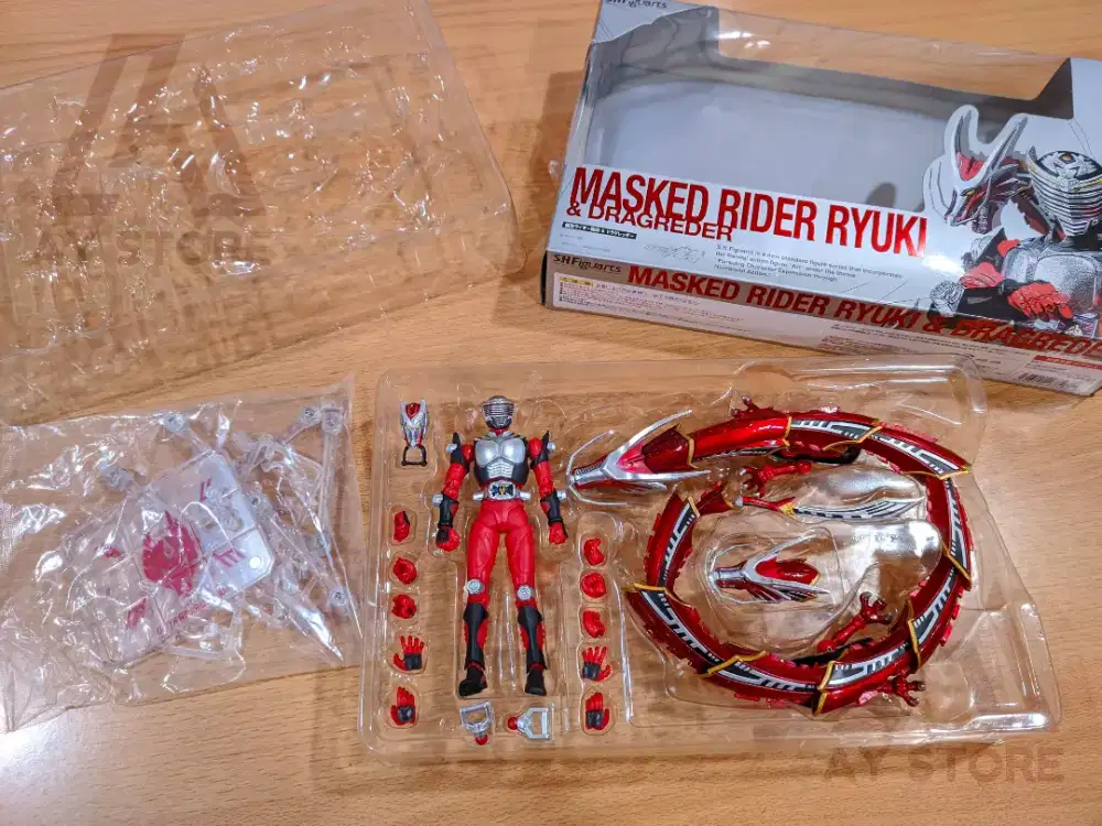 SHF Kamen Rider Ryuki & Dragreder bootleg