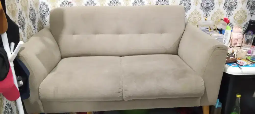 Sofa warna cream