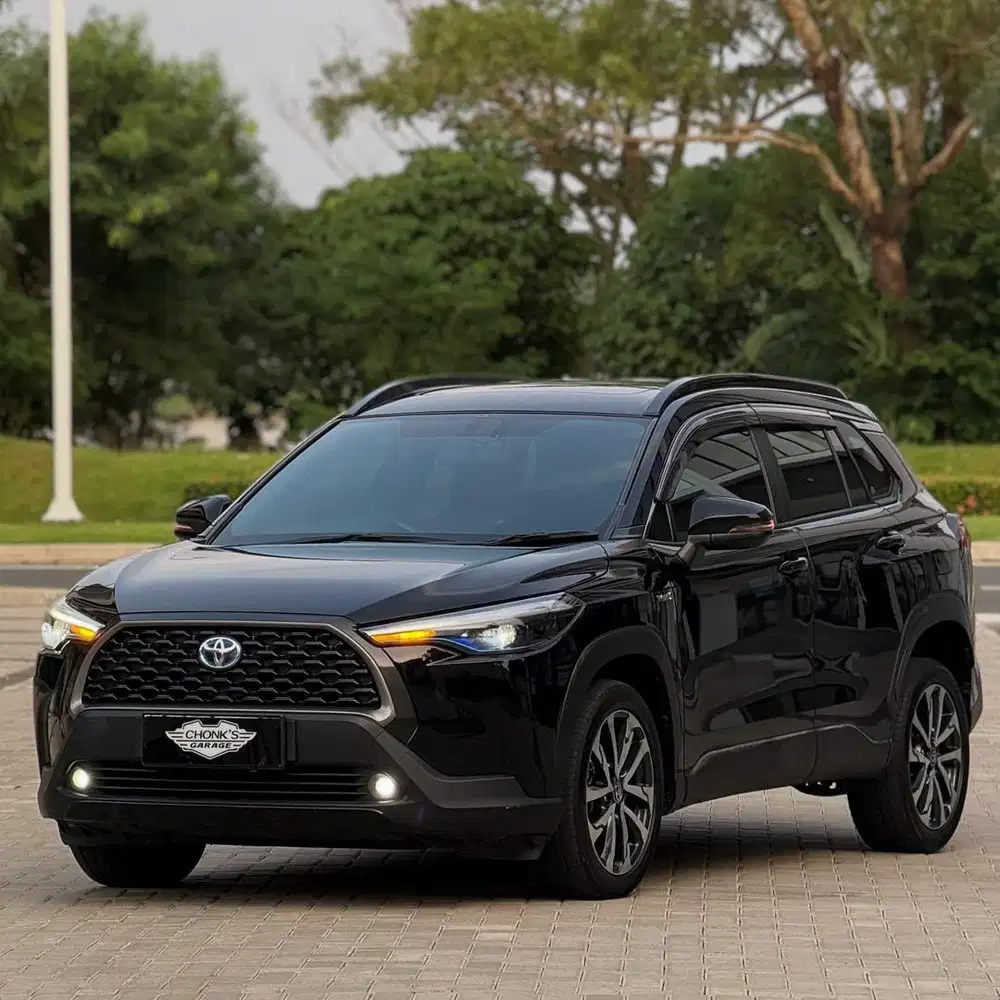 Corolla Cross Hybrid 2021 Tangan Pertama