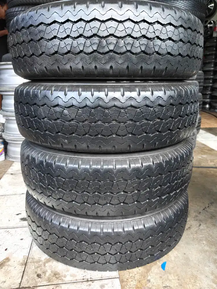 Jual ban copotan mrek bregestone ukuran 205 70 R15 kond 90% 4pcs mulus