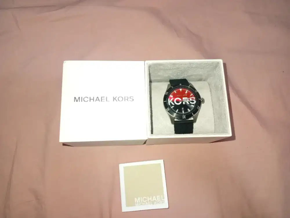 Jam tangan Michael Kors