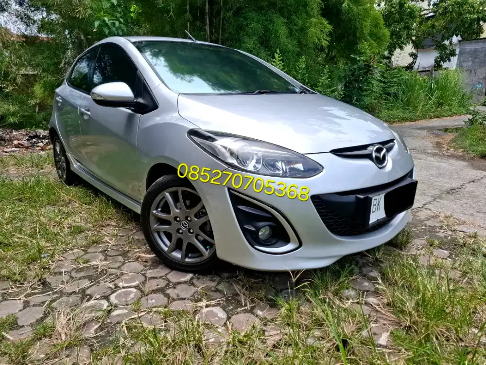 Dp 15jt Mazda 2 HB R AT Matic Silver 2014 (2013)