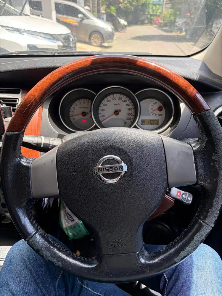 Grand Livina HWS 1.8 Ultimate