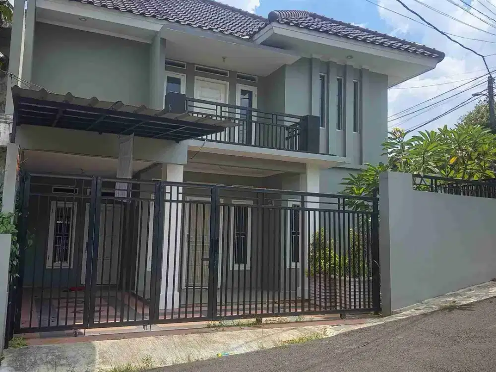 Dijual murah rumah  2 lt bangunan baru di Komplek Pertamina hanya 1 menit dari gerbang tol Cijago