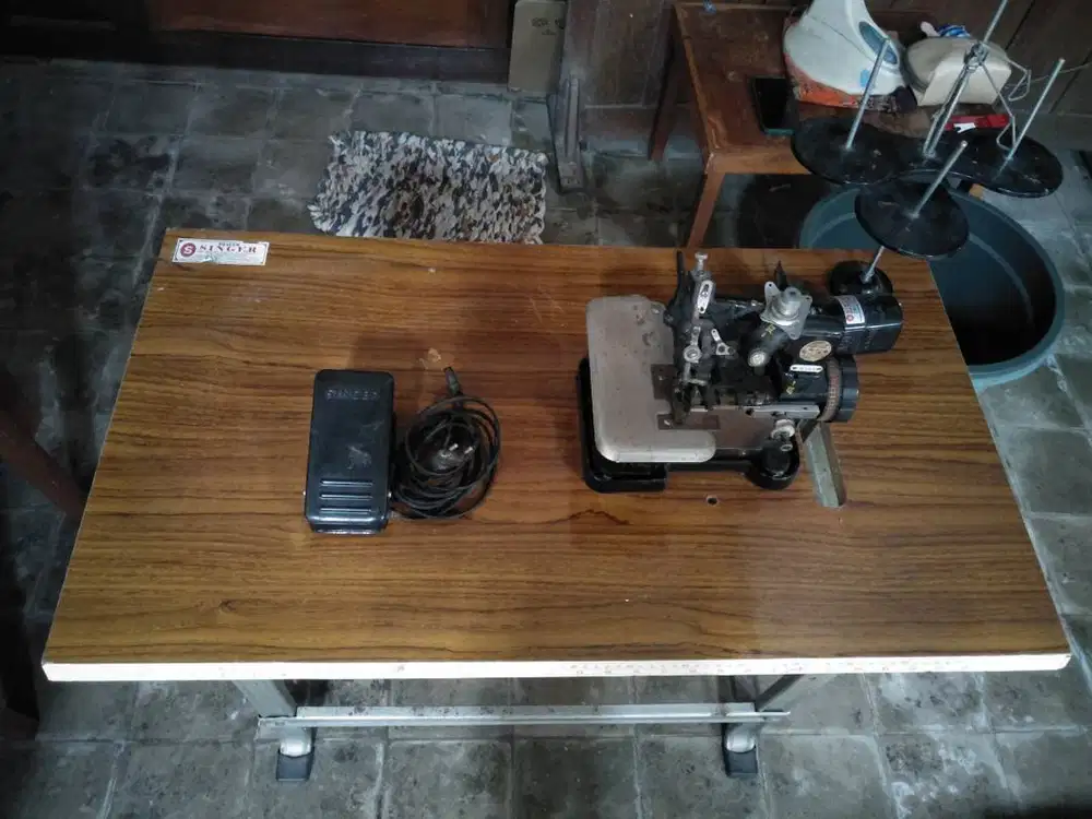 Mesin Obras Singer Konveksi Full Set Meja + Dinamo (Siap Pakai)