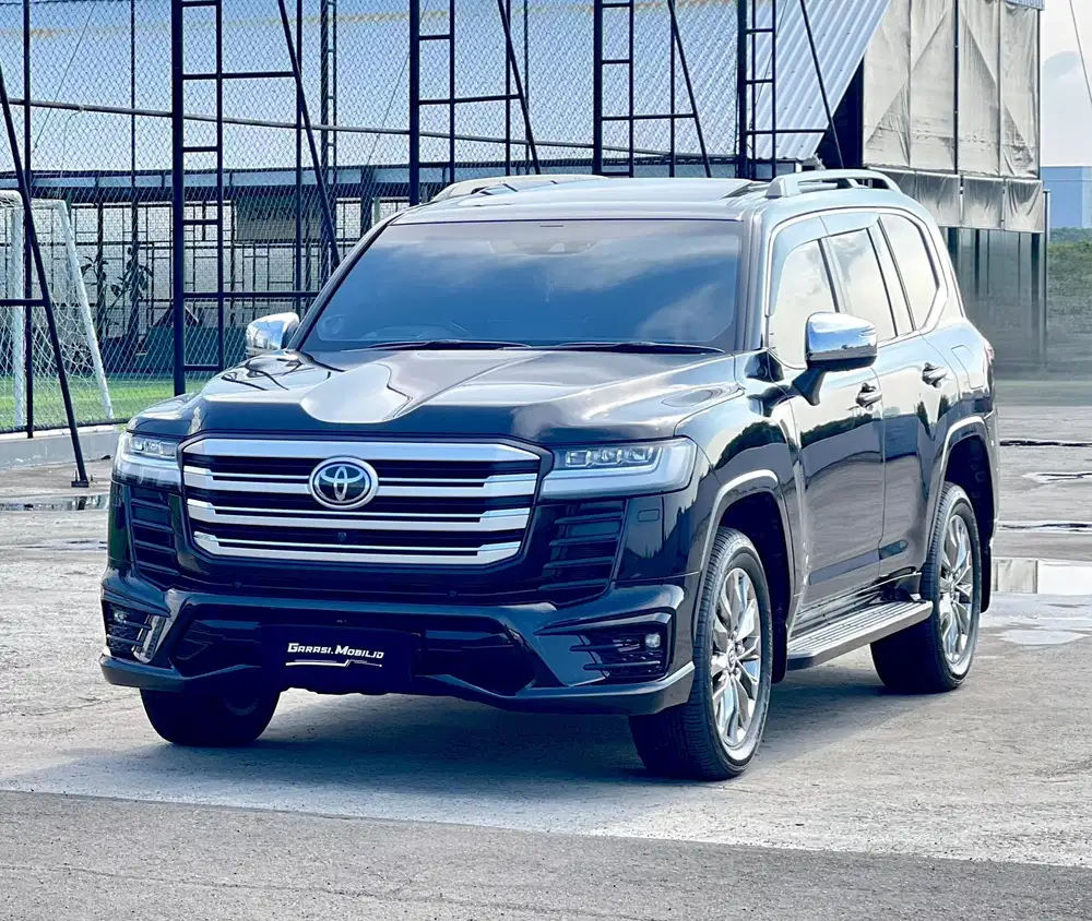 Toyota Land Cruiser VXR 300 4x4 2023 / Odo 12rbu Kilometer