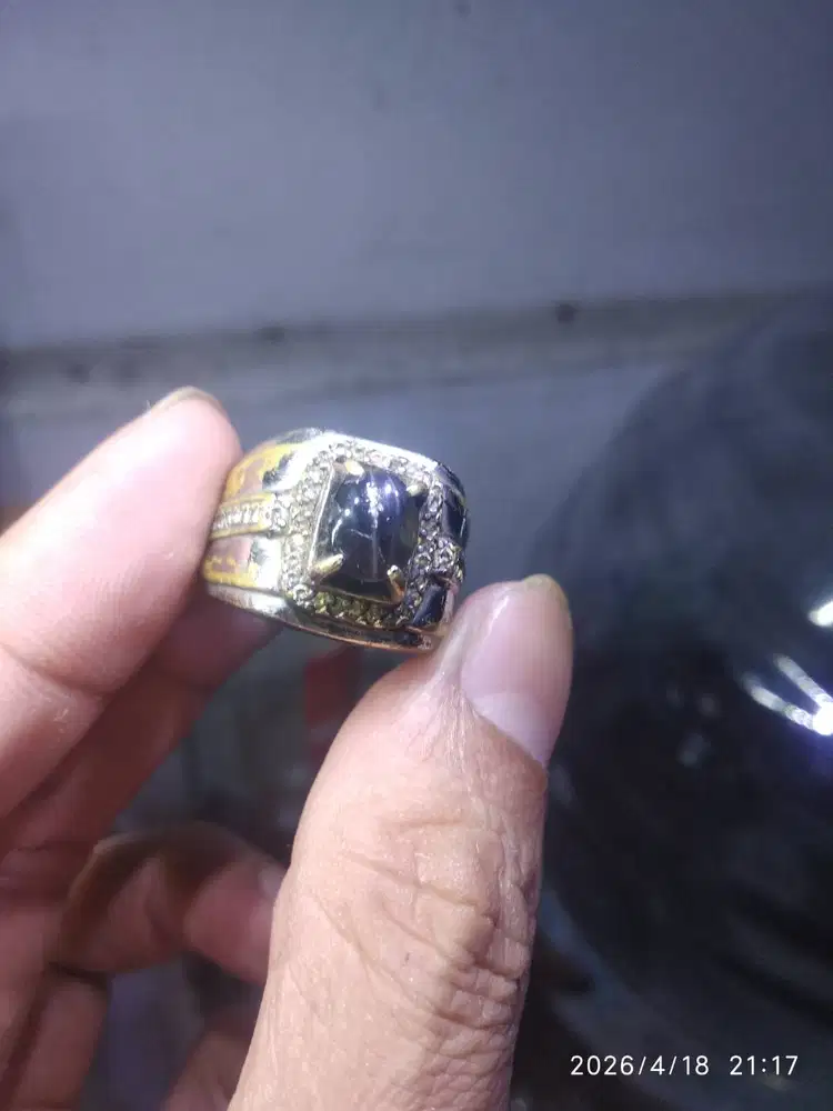 Batu safir sudah kristal