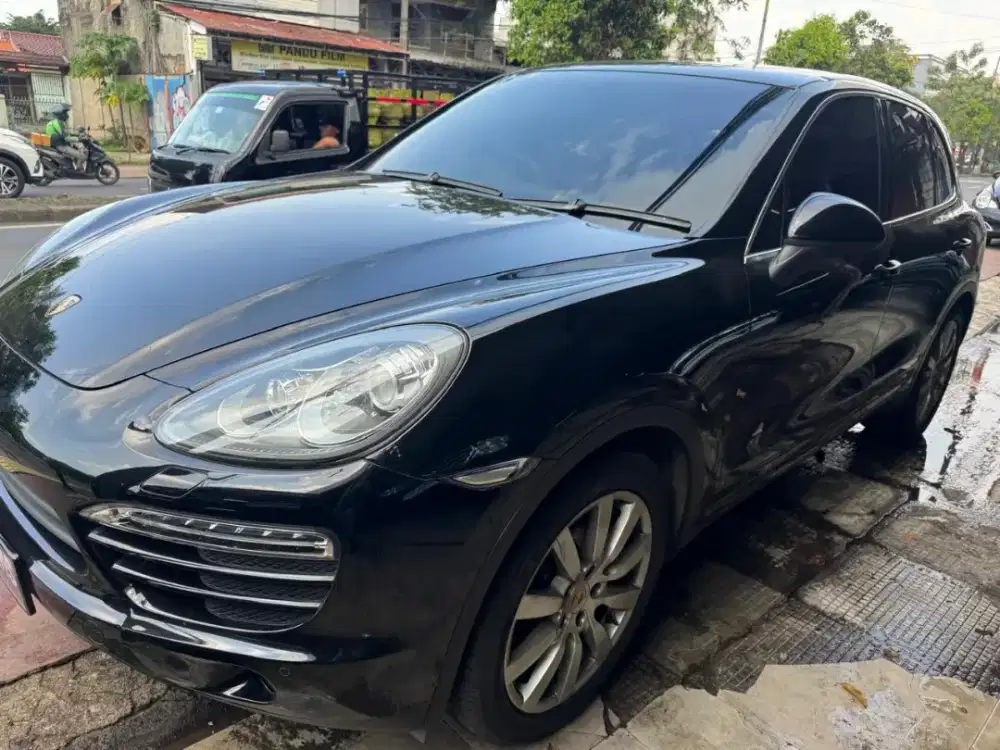 Porsche cayenne 3.6 th 2011 km 47rb pajak on siap pakai
