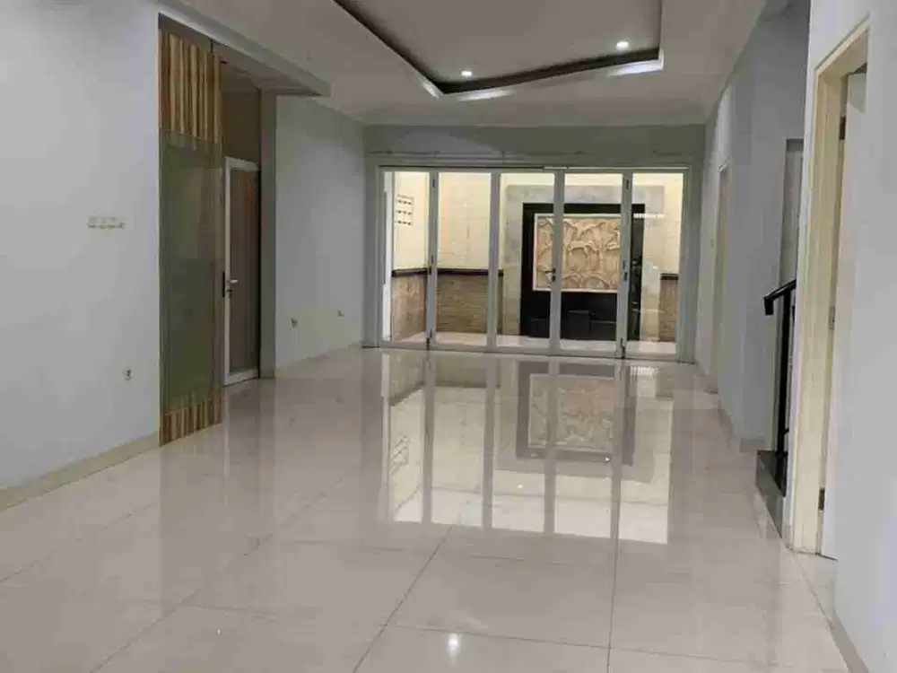 Disewakan Rumah Bagus Siap Huni di Gedung Hijau, Pondok Indah