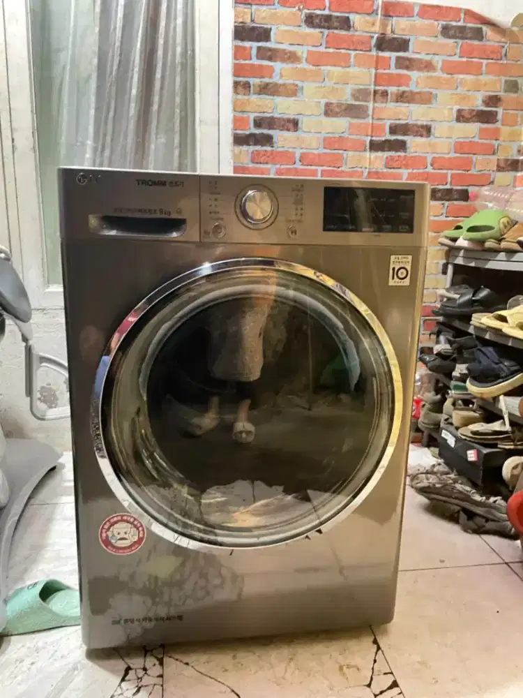 Mesin pengering pakaian