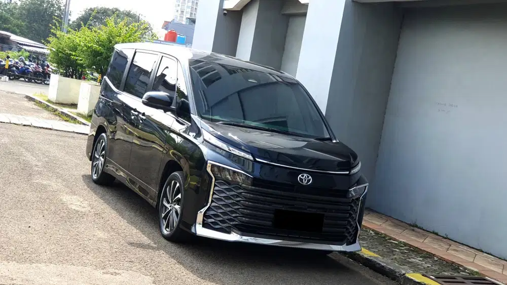[ LOW KM ] Toyota Voxy 2.0 CVT TSS Facelift Camera360 2023/2024