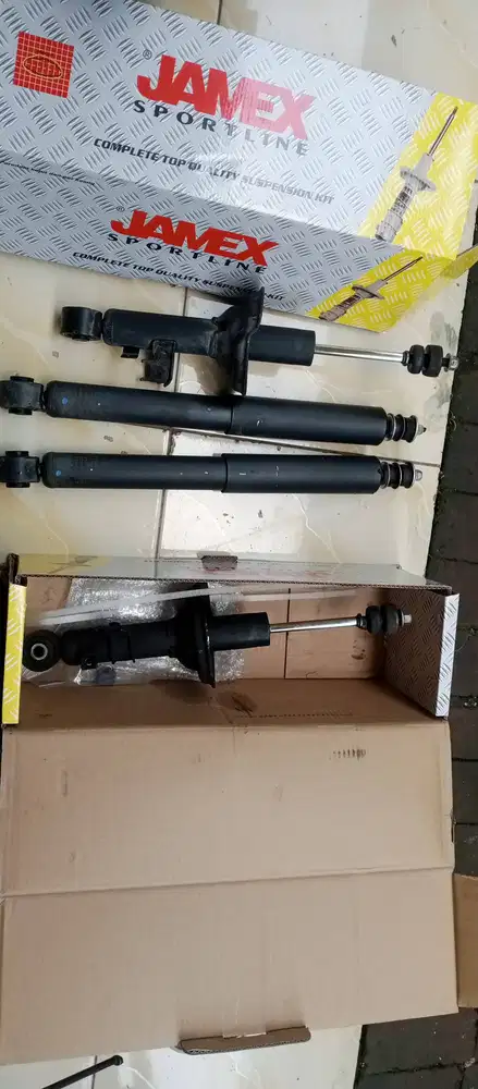 Sock depan dan belakang Inova venturer