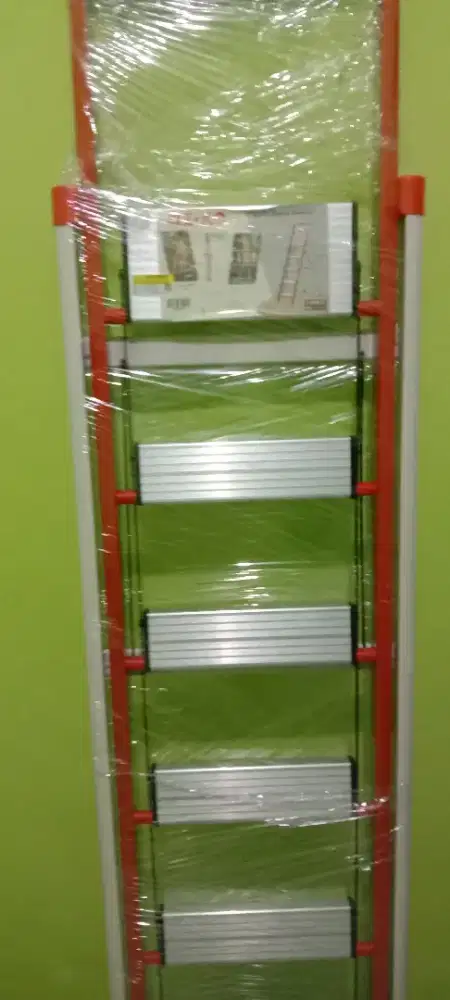 Tangga lipat bahan aluminium