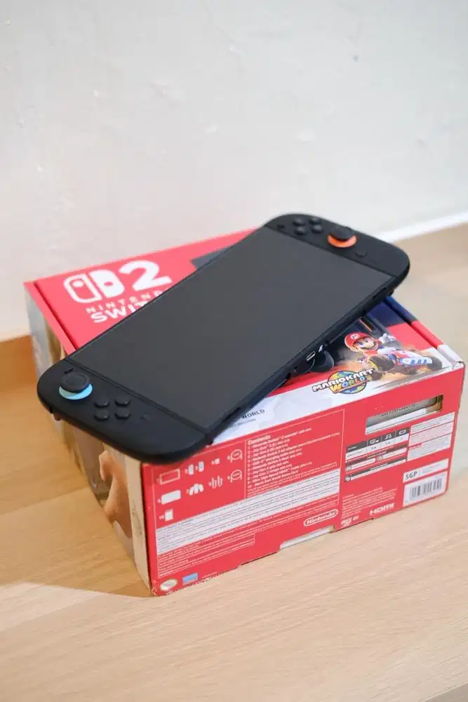 Nintendo Switch 2, Bundle Mario Kart Fisik plus 4 Games Favorite.