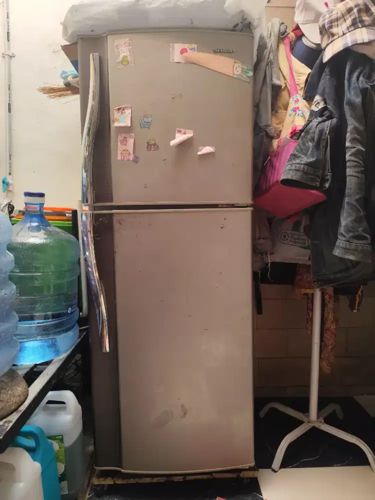 Kulkas Sharp masih bagus murah Depok