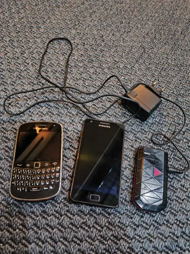 BORONGAN 3 HP , BLACKBERRY , SAMSUNG & NOKIA ORIGINAL