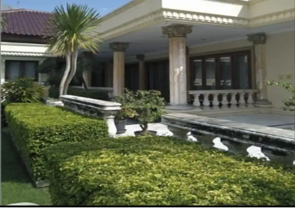 Dijual Rumah Mewah jl. Raya Jemur Andayani Furnished, Ada Kolam Renang