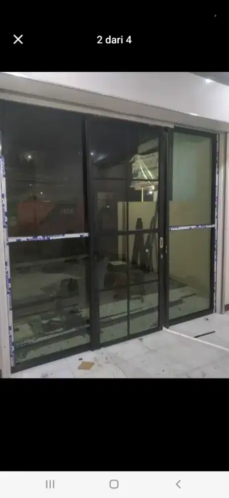 Partisi sekatan toko pintu sliding kaca mati T210cm L270cm hrg 5,9 jt