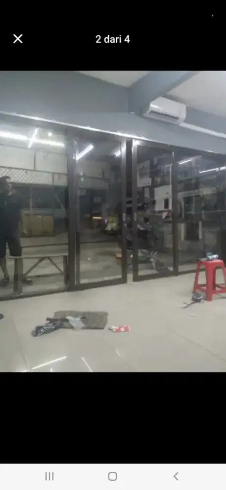 Partisi sekat toko 2 pintu sliding + 2 kacamatialuminium T210cm L360cm