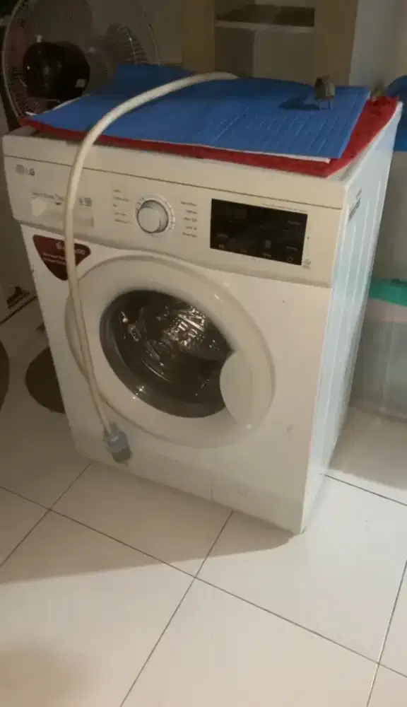 Mesin cuci LG second like new