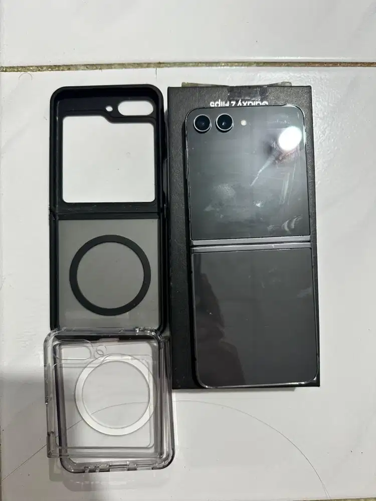 Samsung Zflip 5 8/512 graphit