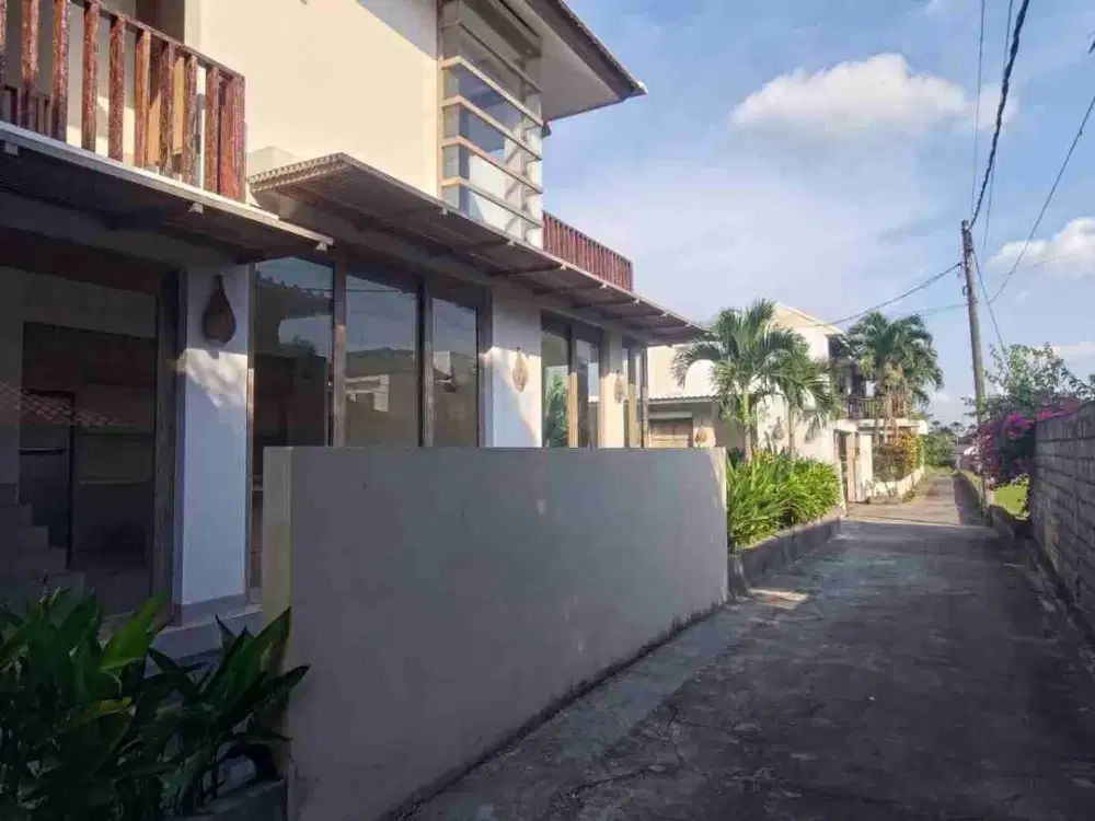 VILLA 200M DARI PANTAI, 2LT, SEMIFURNISHED, SHM, HANYA MASUK 20M DARI JL.MILIK SENDIRI