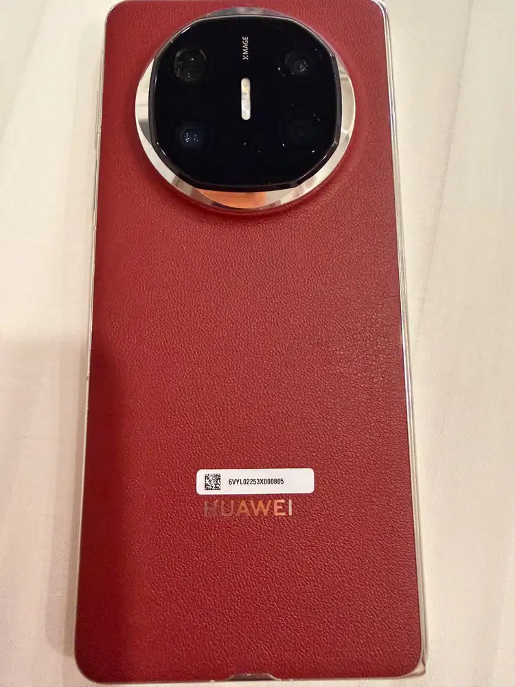 Huawei Mate X6 Red