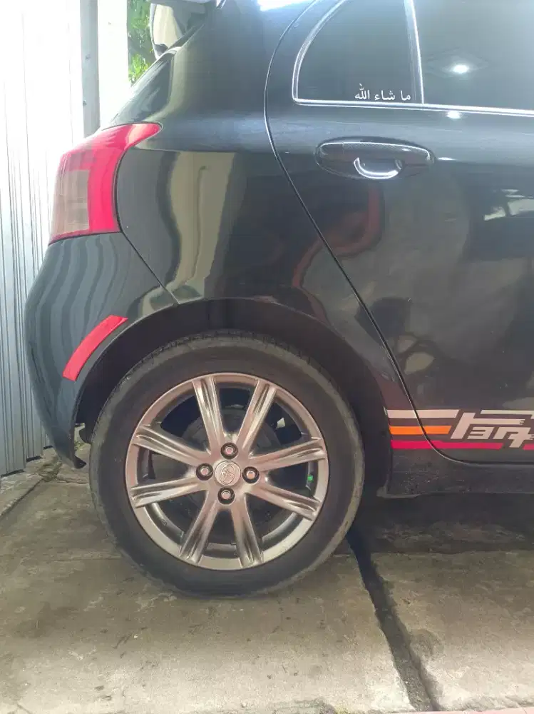 velg yaris TRD r16 ban tebel bebulu
