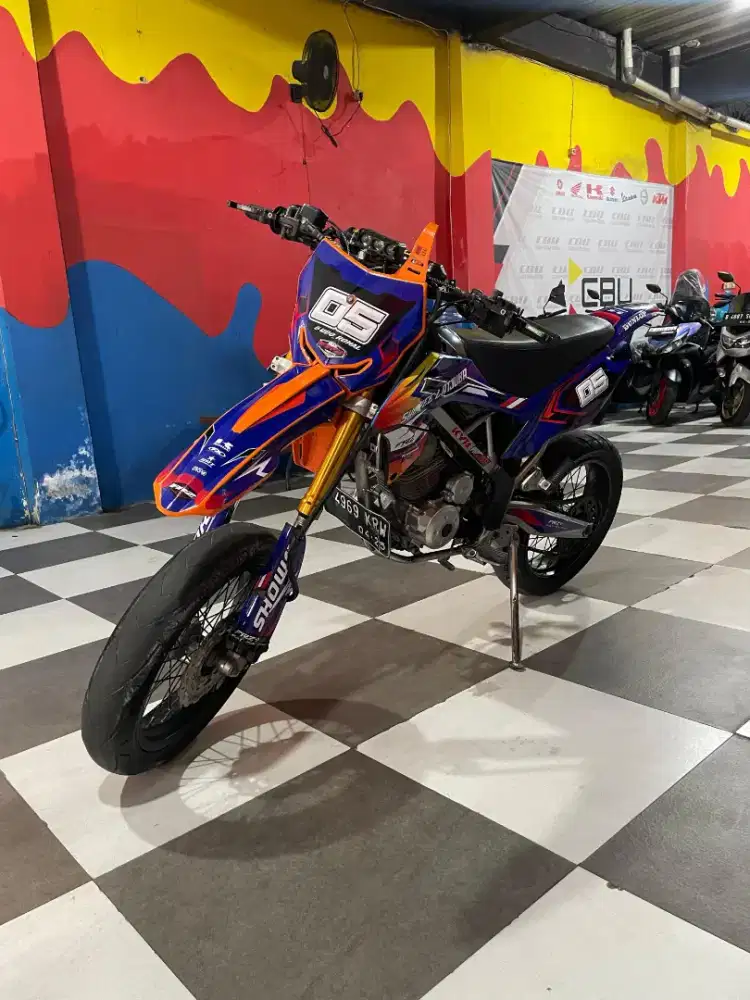 Klx BF Se 150 tahun 2020 kumplit Plat bekasi kota