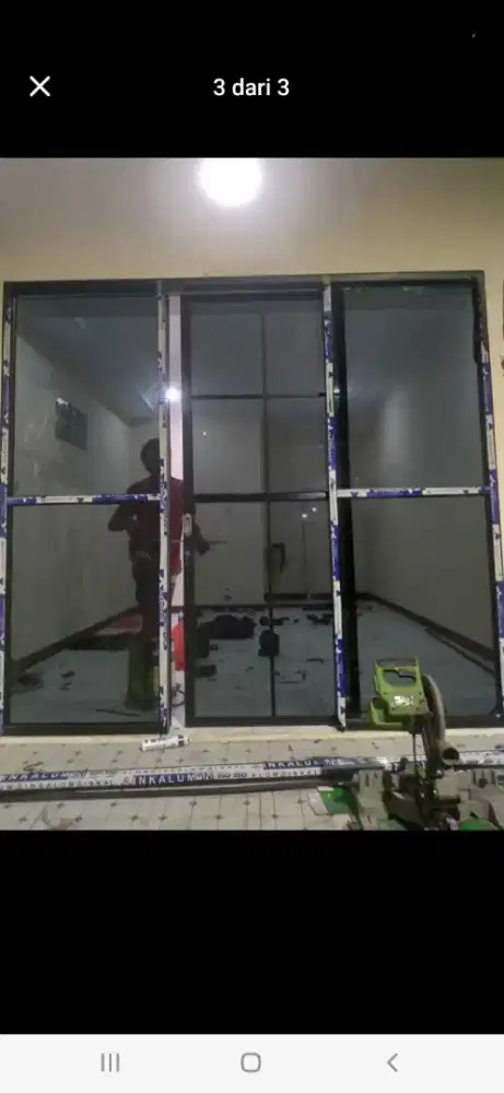 Partisi sekat toko pintu sliding kaca mati T210cm L270cm harga 5,9 jt
