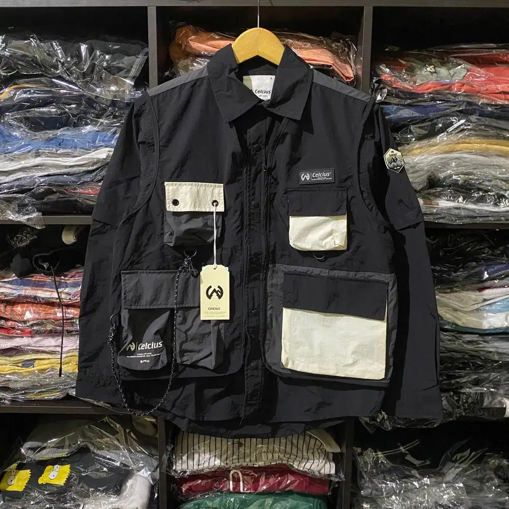 Kemeja vest Celcius Casual Off Grid Convertible - Size S fit L - hitam