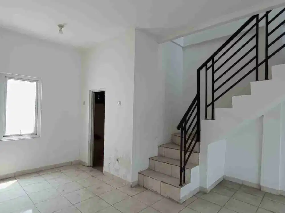 dijual ruko yang nembus ke rumah di Sepatan golden city