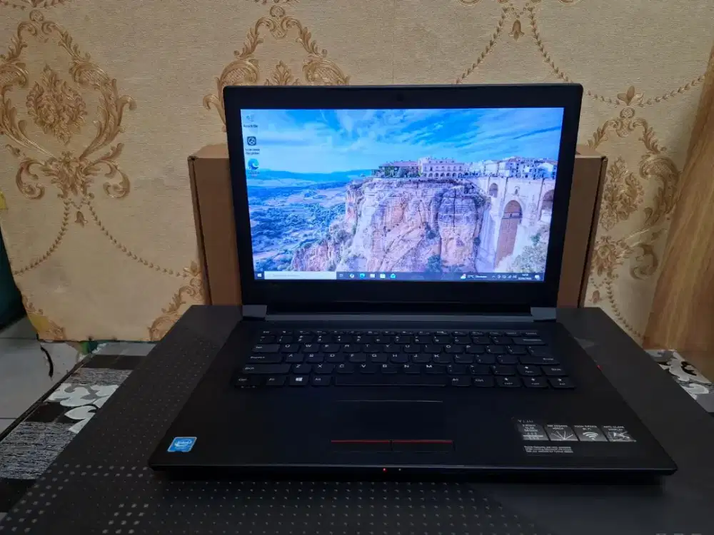 Laptop Lenovo Ideapad V110