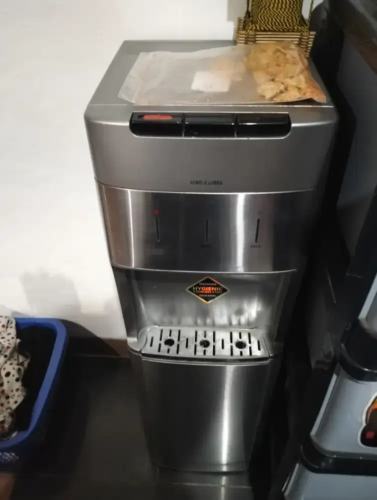 Dispenser Sanken galon bawah