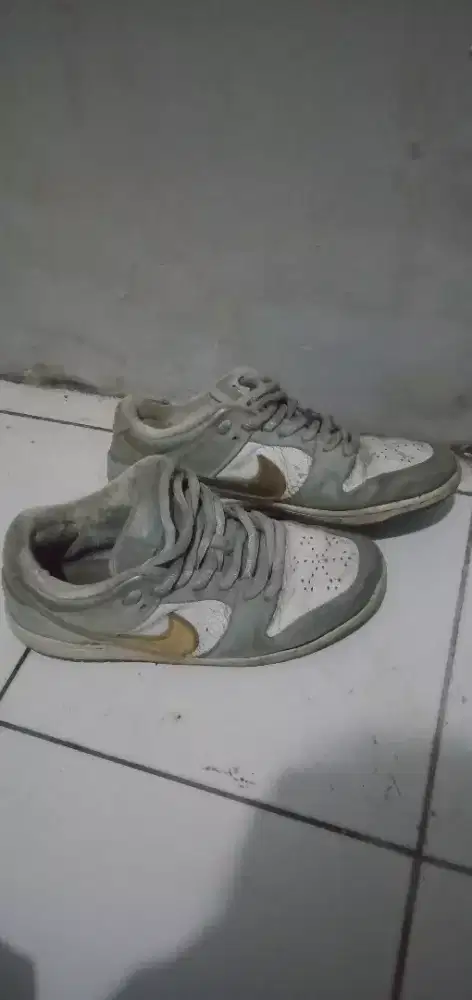 gatau nike apa minus kaya di foto