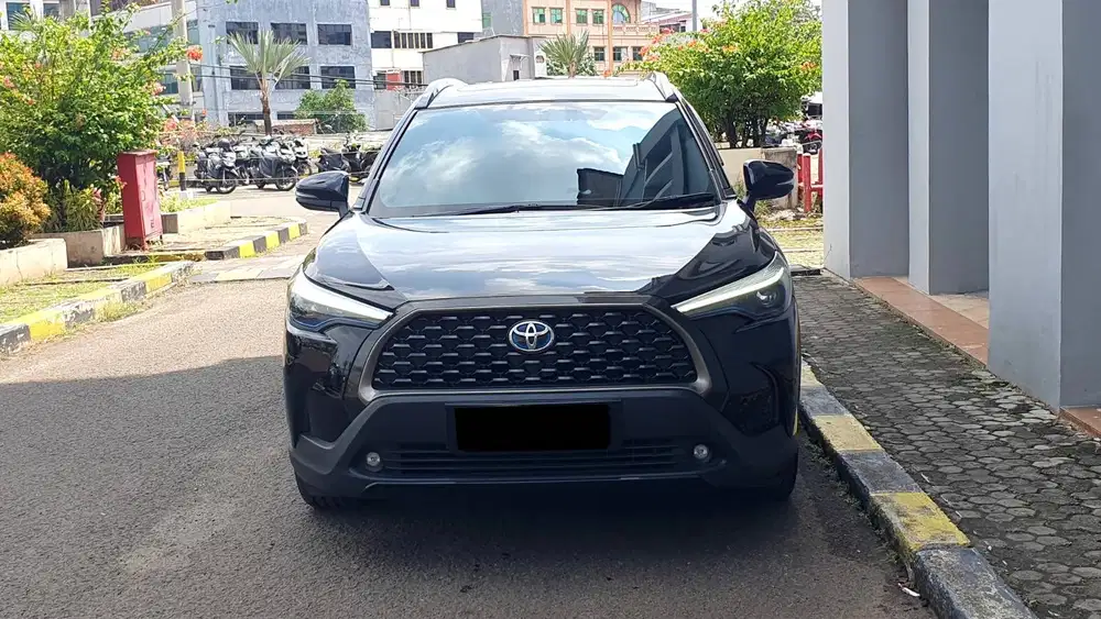 Toyota Corolla Cross 1.8 Hybrid Sunroof AT Hitam 2022 Like New Record