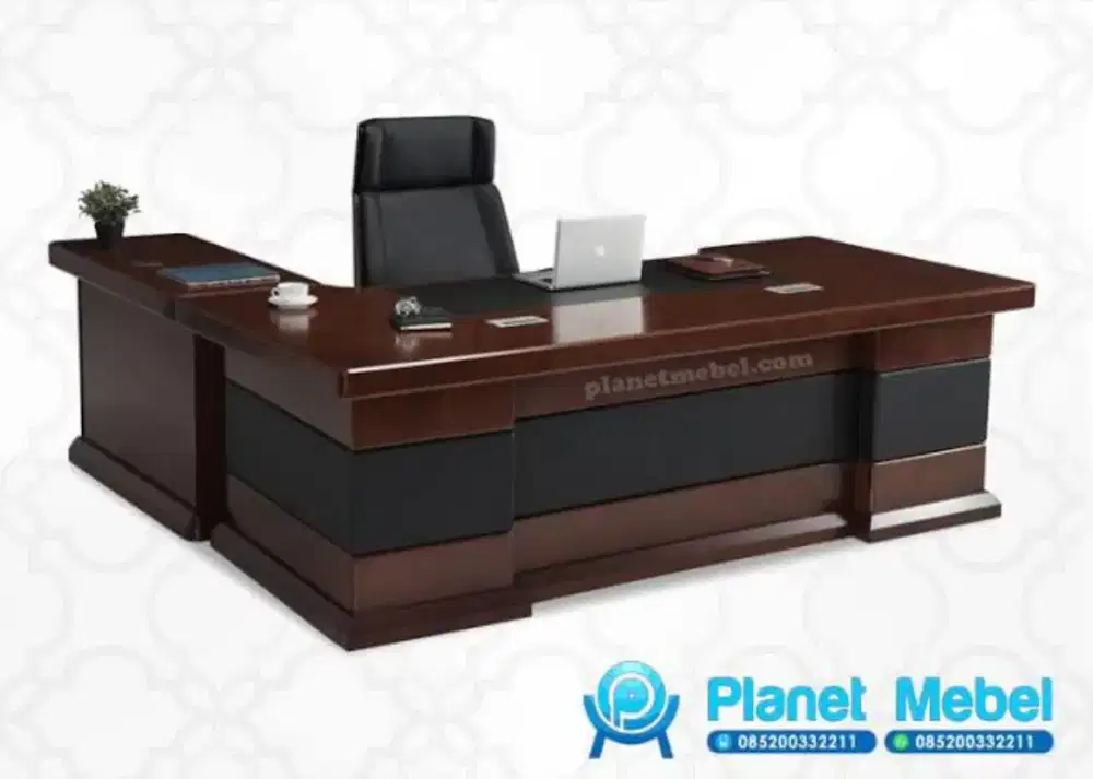 Meja Direksi bahan kayu (tidak termasuk kursi)