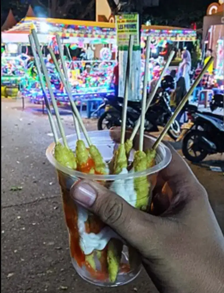 Tenaga tukang masak telur gulung