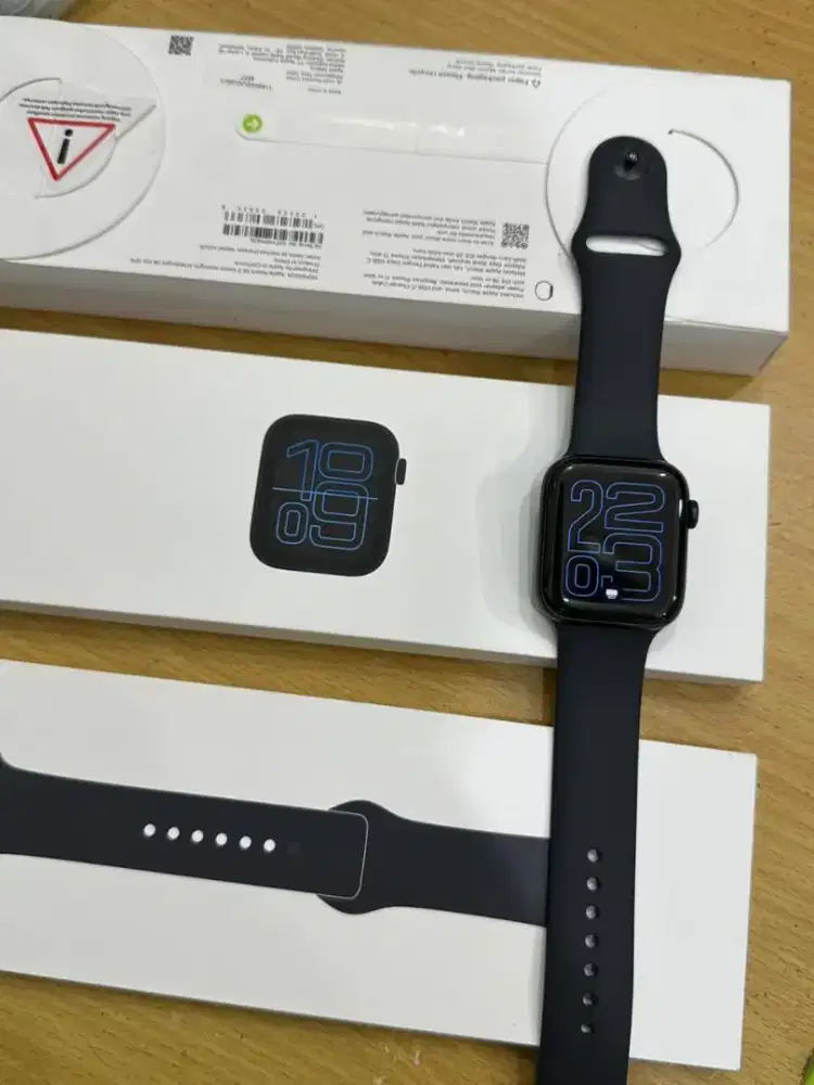 Apple watch  SE 3 44MM resmi iBox like new