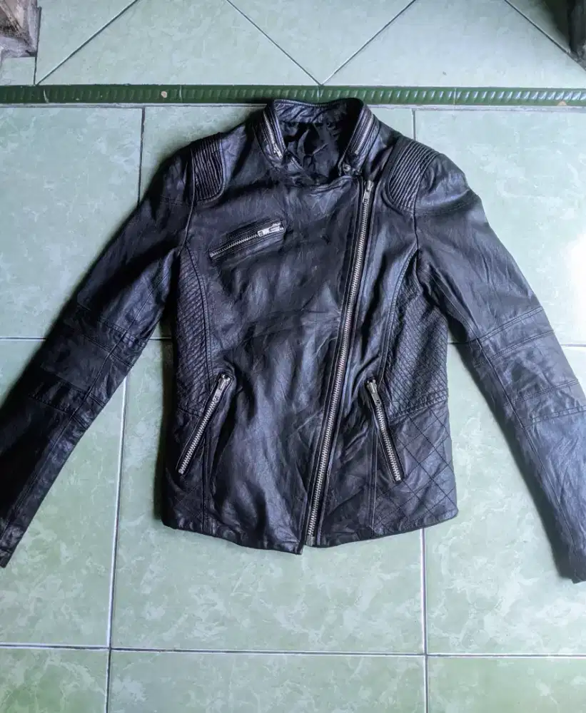 Jaket kulit Sz S bekas
