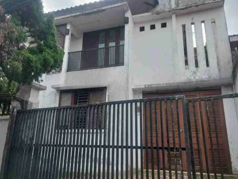 Rumah 2 Lantai LT 270m² LB 253m² Petogogan Kebayoran Baru – Lokasi Strategis, Akses Mudah| Harga Menarik!!