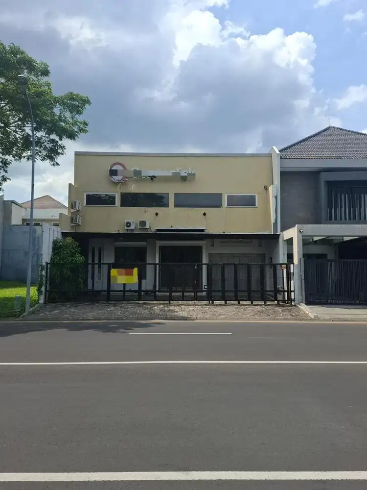 DIJUAL RUMAH USAHA CITRALAND KOMERSIAL STRATEGIS ROW JALAN KEMBAR